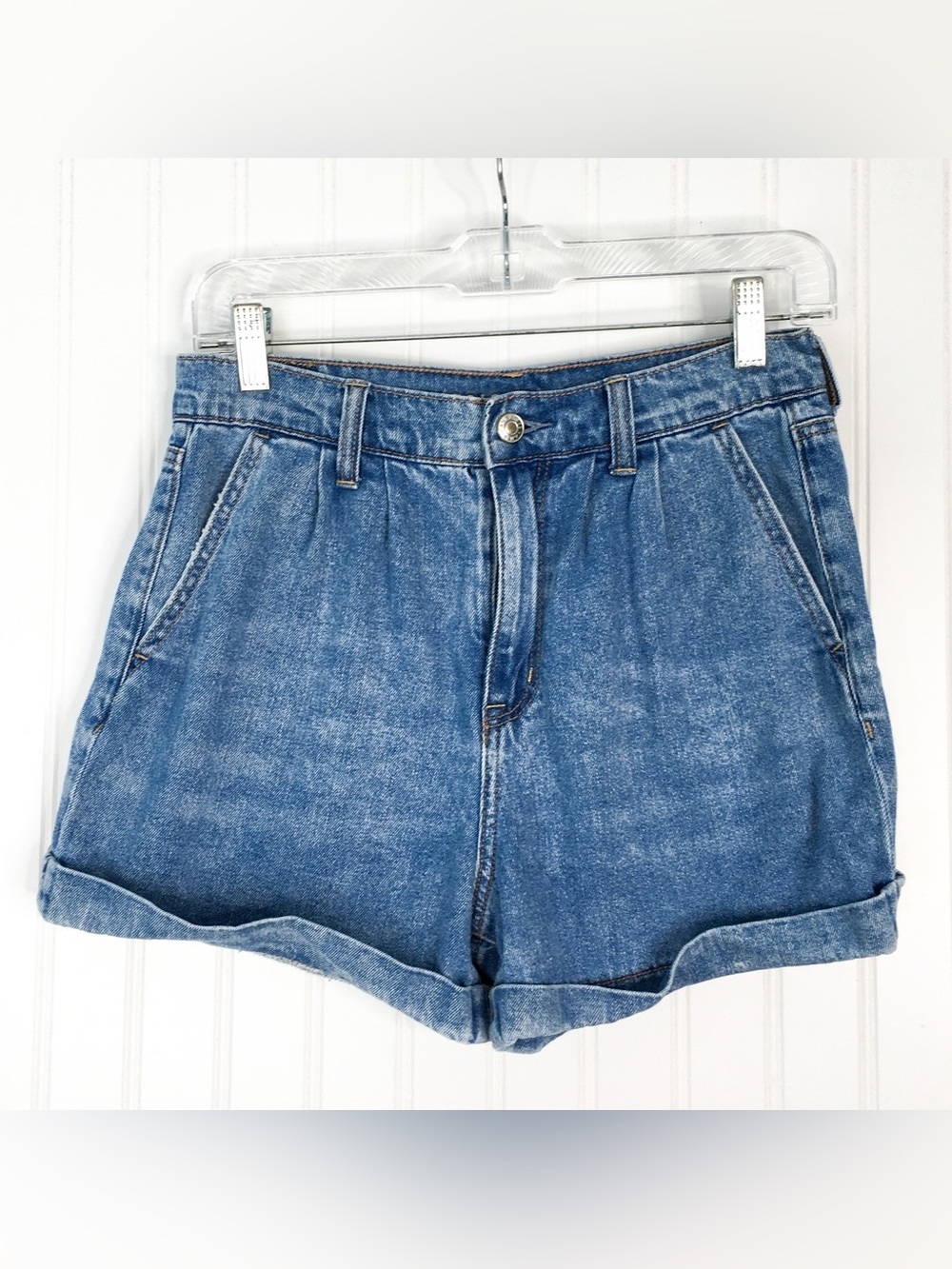 Women’s American Eagle Mom Short Classic High-Waist Denim Shorts size 4